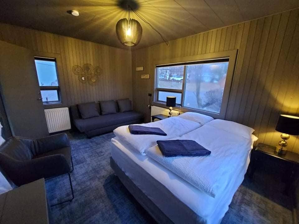 North Inn - Guesthouse And Cabin อาคูเรย์รี ภายนอก รูปภาพ