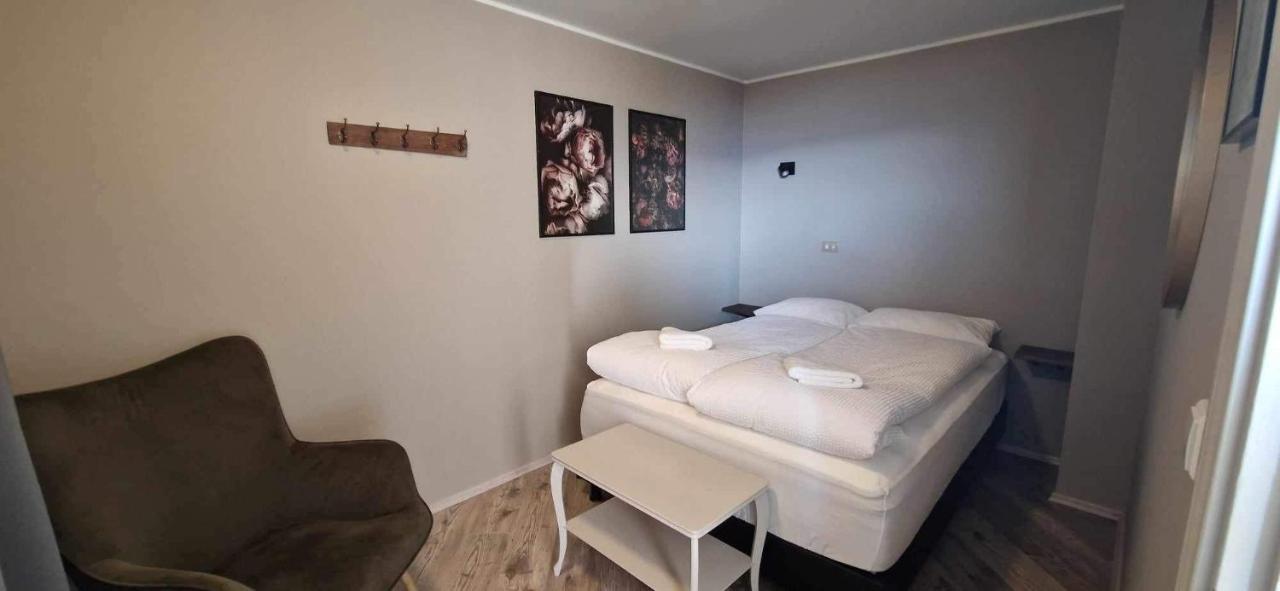 North Inn - Guesthouse And Cabin อาคูเรย์รี ภายนอก รูปภาพ
